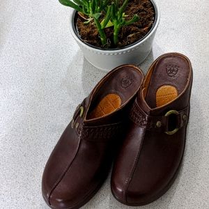 Ariat leather clogs never worn
